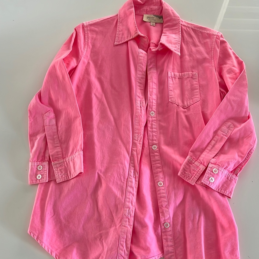 ELIZABETH AND JAMES HOT PINK BUTTON DOWN WITH ZIPPER BACK